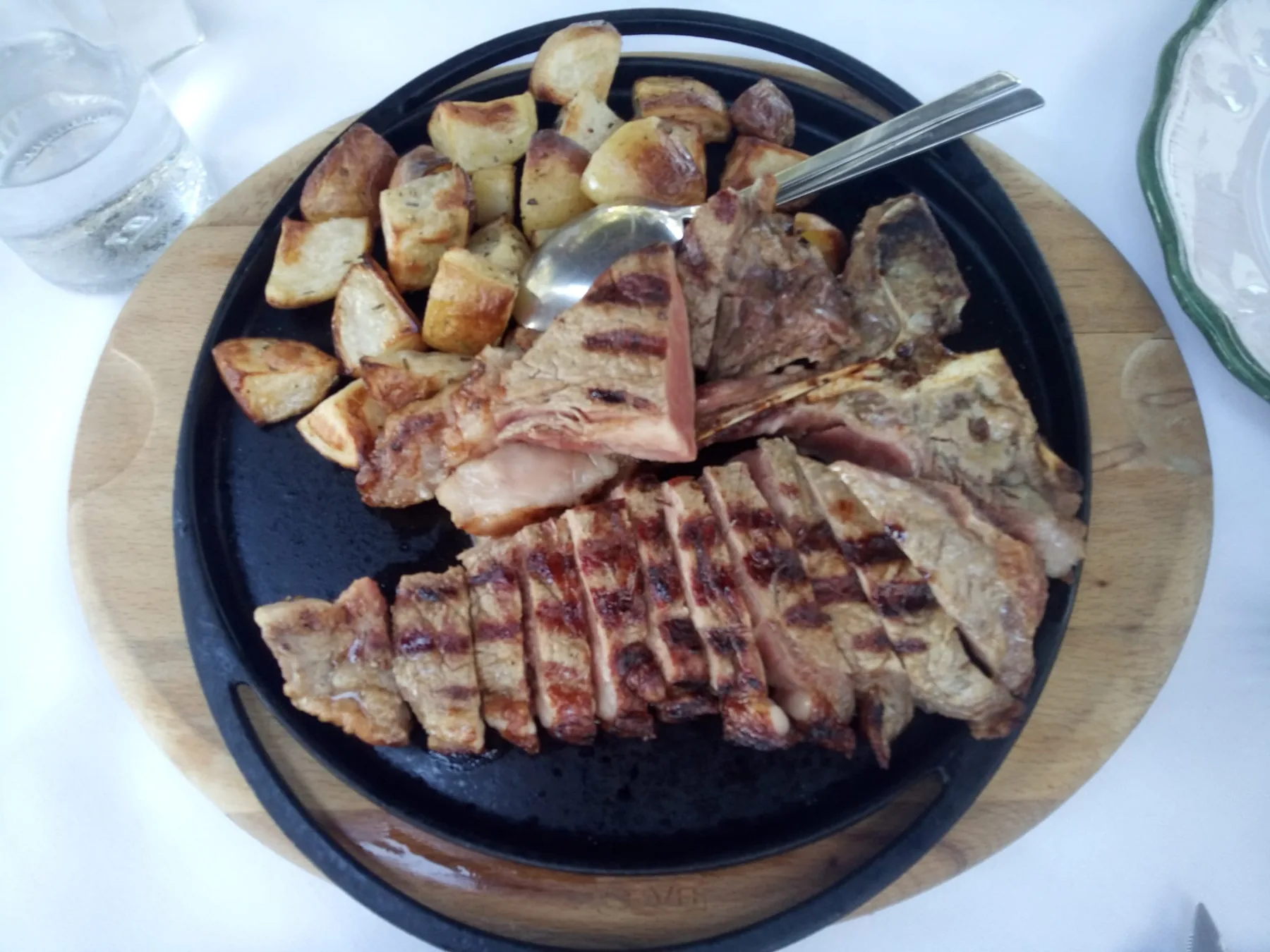 Fleischgericht im Restaurant Al Granaio