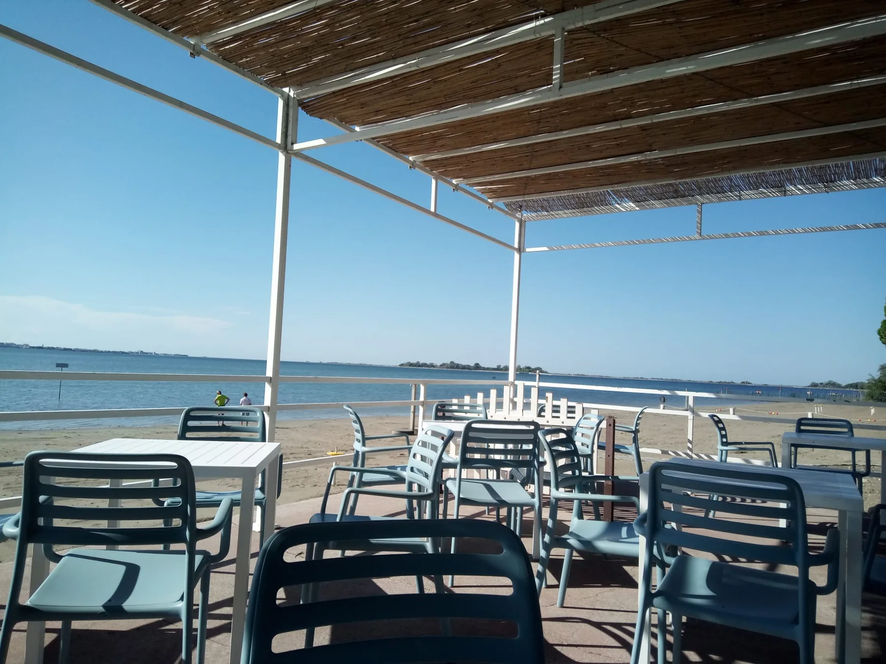 Beach-Café direkt am Hundestrand des Camping Belvedere Pineta